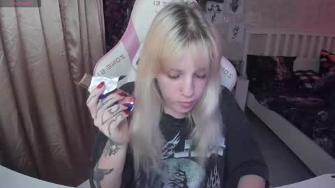 Snapshot of rapunzel_cute chatting on October 2025 10:11:02 PM Rapunzel online show from October 2025 10:11:02 PM