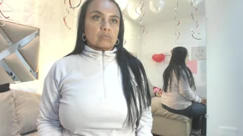 Raquel Moore  online show from February 2026 01:40:01 PM