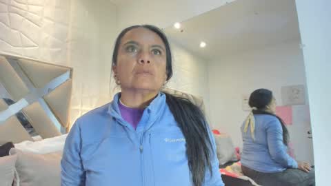 Raquel Moore  online show from March 2026 12:41:01 PM