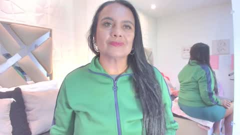 Raquel Moore  online show from March 2026 05:06:01 PM