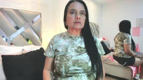 Raquel Moore  online show from April 2026 05:10:01 PM