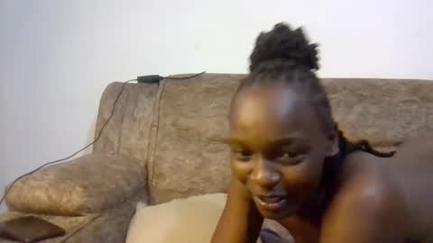 raquellayla online show from December 2025 08:18:02 PM