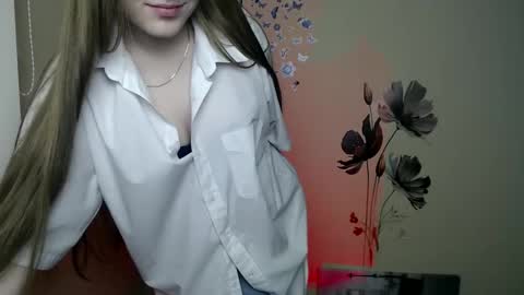 raspberry0101 online show from December 2024 10:52:02 PM