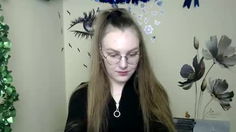 raspberry0101 online show from December 2024 02:01:01 PM