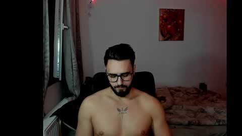 Snapshot of raulmaxel chatting on February 2026 05:28:01 PM RaulMaxel online show from February 2026 05:28:01 PM