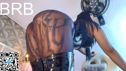 Snapshot of rave_paradise chatting on November 2025 11:09:02 AM online show from November 2025 11:09:02 AM