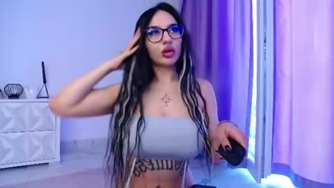 Snapshot of raven_foxxy chatting on June 2026 07:14:02 AM Raven Foxxy online show from June 2026 07:14:02 AM