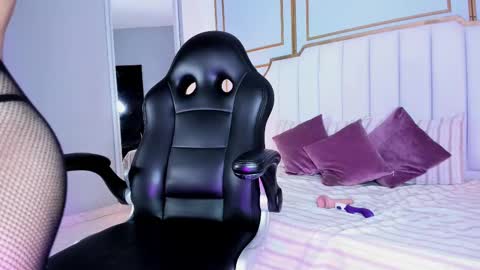 raven_jade_ online show from March 2025 06:57:01 AM