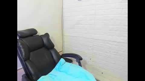 Raven online show from May 2026 09:01:01 PM