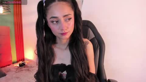 Snapshot of raven_smith_ chatting on June 2026 06:40:02 AM raven_smith_ online show from June 2026 06:40:02 AM