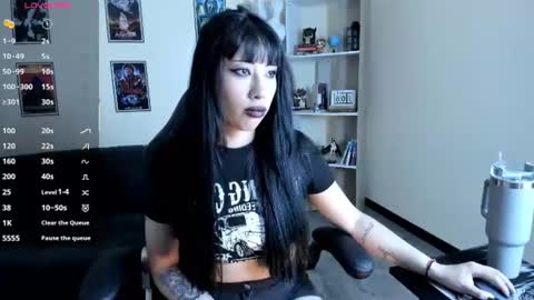 Snapshot of ravenelle_ chatting on July 2026 10:03:01 PM ravenelle_ online show from July 2026 10:03:01 PM