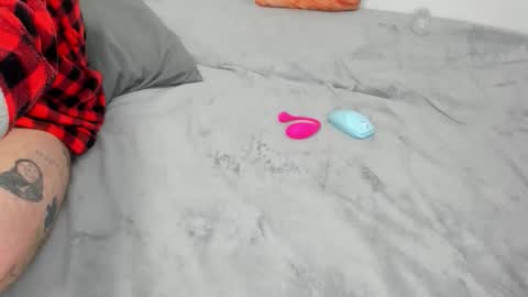 Raveneusbiter online show from December 2025 01:13:01 AM