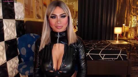 Snapshot of ravenmystiquex chatting on March 2026 08:09:02 AM ravenmystiquex online show from March 2026 08:09:02 AM