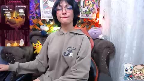 RavenN  online show from October 2025 11:33:02 AM