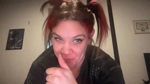 Snapshot of ravenrayyy chatting on January 2026 04:11:01 PM Raven Ray online show from January 2026 04:11:01 PM