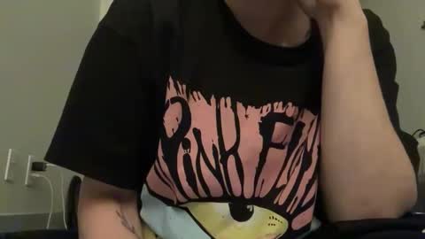 Snapshot of ravenrayyy chatting on March 2026 07:52:02 AM Raven Ray online show from March 2026 07:52:02 AM