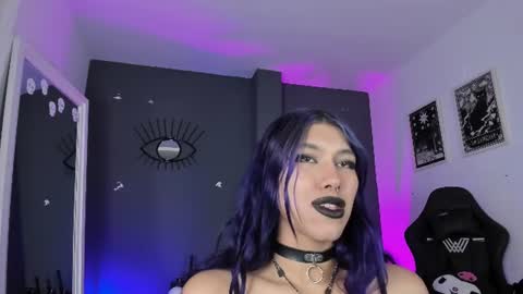 Snapshot of ravenwitch_ chatting on June 2026 08:19:02 PM Raven Witch online show from June 2026 08:19:02 PM