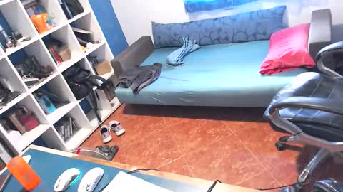 ravingr3d3 online show from September 2025 09:42:02 AM