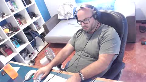 ravingr3d3 online show from October 2025 11:00:01 AM