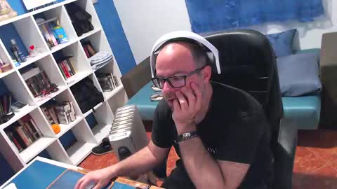 ravingr3d3 online show from April 2026 07:55:01 PM