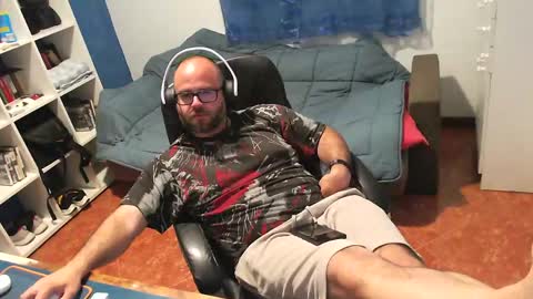 ravingr3d3 online show from April 2026 10:44:02 PM