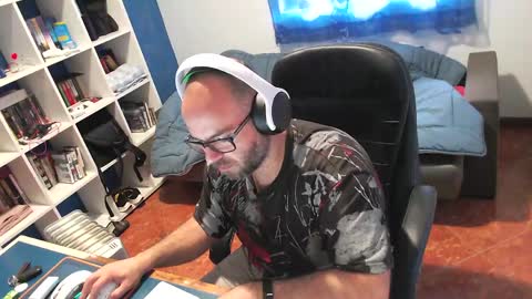 ravingr3d3 online show from April 2026 08:20:01 AM