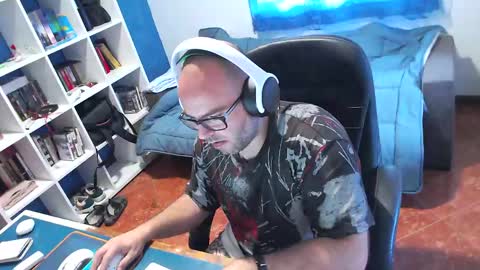 Snapshot of ravingr3d3 chatting on April 2026 08:31:02 AM ravingr3d3 online show from April 2026 08:31:02 AM