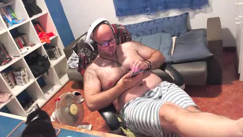Snapshot of ravingr3d3 chatting on May 2026 11:45:01 PM ravingr3d3 online show from May 2026 11:45:01 PM