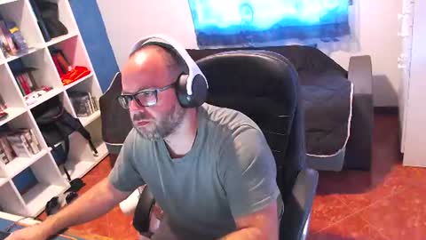 Snapshot of ravingr3d3 chatting on June 2026 08:04:01 AM ravingr3d3 online show from June 2026 08:04:01 AM
