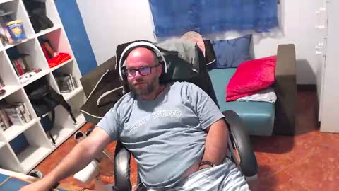 Snapshot of ravingr3d3 chatting on June 2026 11:57:01 PM ravingr3d3 online show from June 2026 11:57:01 PM