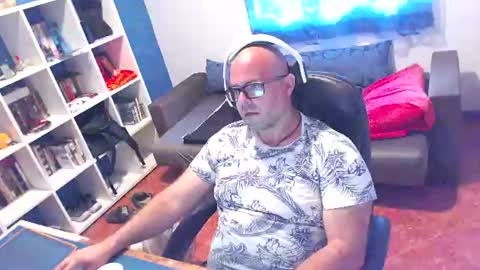 Snapshot of ravingr3d3 chatting on June 2026 10:28:02 AM ravingr3d3 online show from June 2026 10:28:02 AM