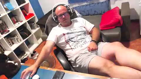 Snapshot of ravingr3d3 chatting on June 2026 10:45:02 PM ravingr3d3 online show from June 2026 10:45:02 PM