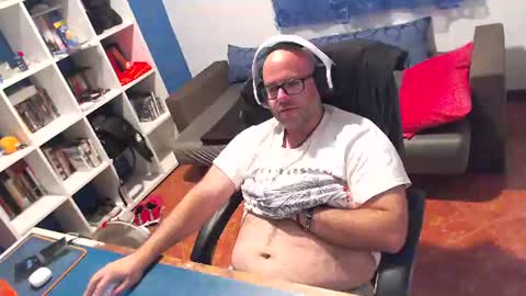 Snapshot of ravingr3d3 chatting on June 2026 11:09:02 PM ravingr3d3 online show from June 2026 11:09:02 PM