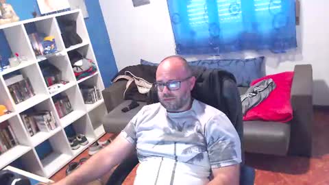 Snapshot of ravingr3d3 chatting on June 2026 03:05:01 PM ravingr3d3 online show from June 2026 03:05:01 PM