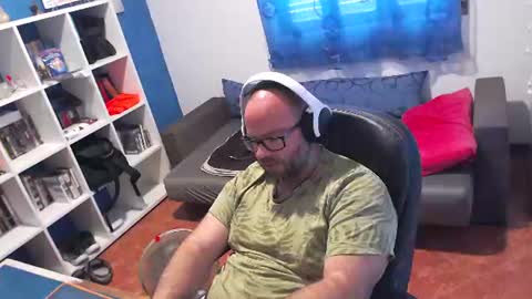 Snapshot of ravingr3d3 chatting on June 2026 10:15:01 AM ravingr3d3 online show from June 2026 10:15:01 AM