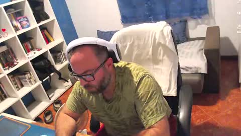 Snapshot of ravingr3d3 chatting on July 2026 09:52:02 PM ravingr3d3 online show from July 2026 09:52:02 PM
