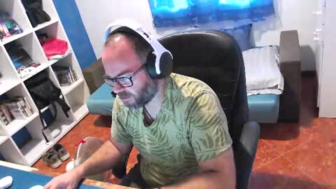 Snapshot of ravingr3d3 chatting on July 2026 08:12:01 AM ravingr3d3 online show from July 2026 08:12:01 AM
