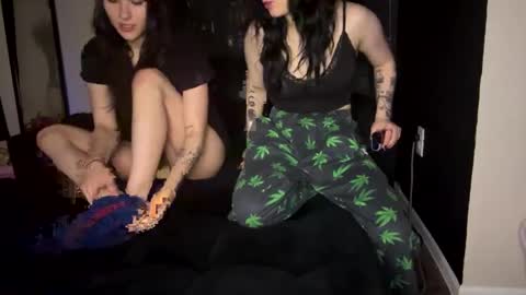 Ravyn and Nyx online show from October 2025 02:20:01 AM