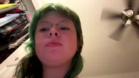 Snapshot of ravyn_xoxo chatting on December 2024 06:03:02 AM Ravynn 3 online show from December 2024 06:03:02 AM