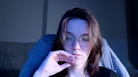 Snapshot of ray_lol chatting on July 2026 09:24:01 PM Ray-Ray online show from July 2026 09:24:01 PM
