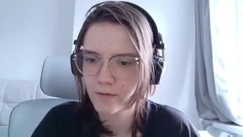Snapshot of ray_lol chatting on August 2026 03:27:02 PM Ray-Ray online show from August 2026 03:27:02 PM