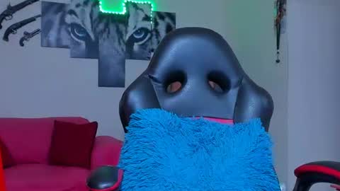 ray_long222 online show from June 2026 01:45:02 PM