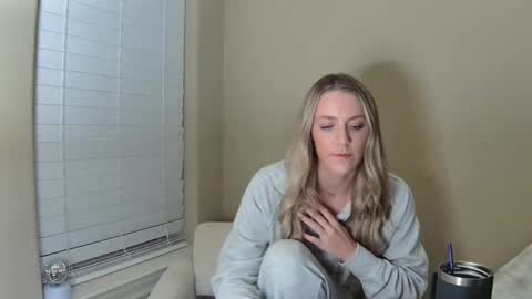 RayBabe online show from September 2025 02:45:01 AM