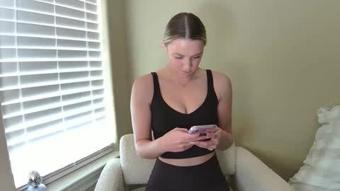 RayBabe online show from October 2025 09:11:01 PM