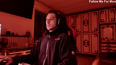 Snapshot of rcomi4 chatting on November 2025 04:35:01 AM rcomi4 online show from November 2025 04:35:01 AM