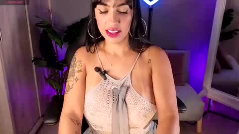 Snapshot of realalinacruz chatting on February 2026 03:03:01 AM Alina Cruz online show from February 2026 03:03:01 AM