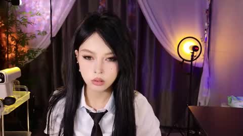 reaowna___ online show from November 2025 05:06:02 AM