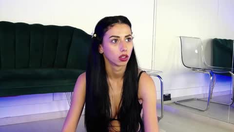 rebbeccaray online show from November 2025 08:10:01 PM