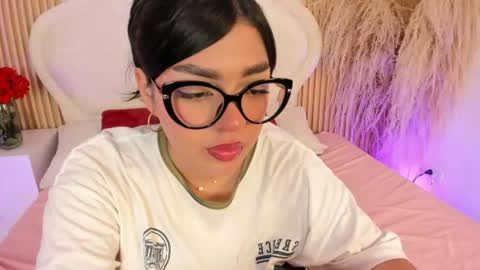 Snapshot of rebeca_taylor_ chatting on June 2026 03:54:01 PM rebeca_taylor_ online show from June 2026 03:54:01 PM