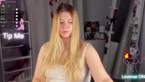 rebecca_____ online show from September 2025 01:39:02 AM